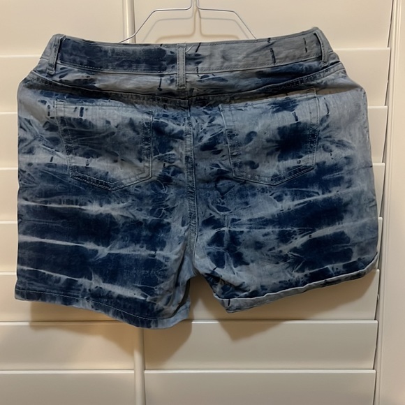 Tie dye blue Jean shorts - Picture 2 of 2